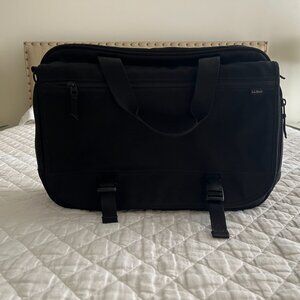 L.L Bean Black Canvas Laptop Computer Messenger Bag Briefcase
